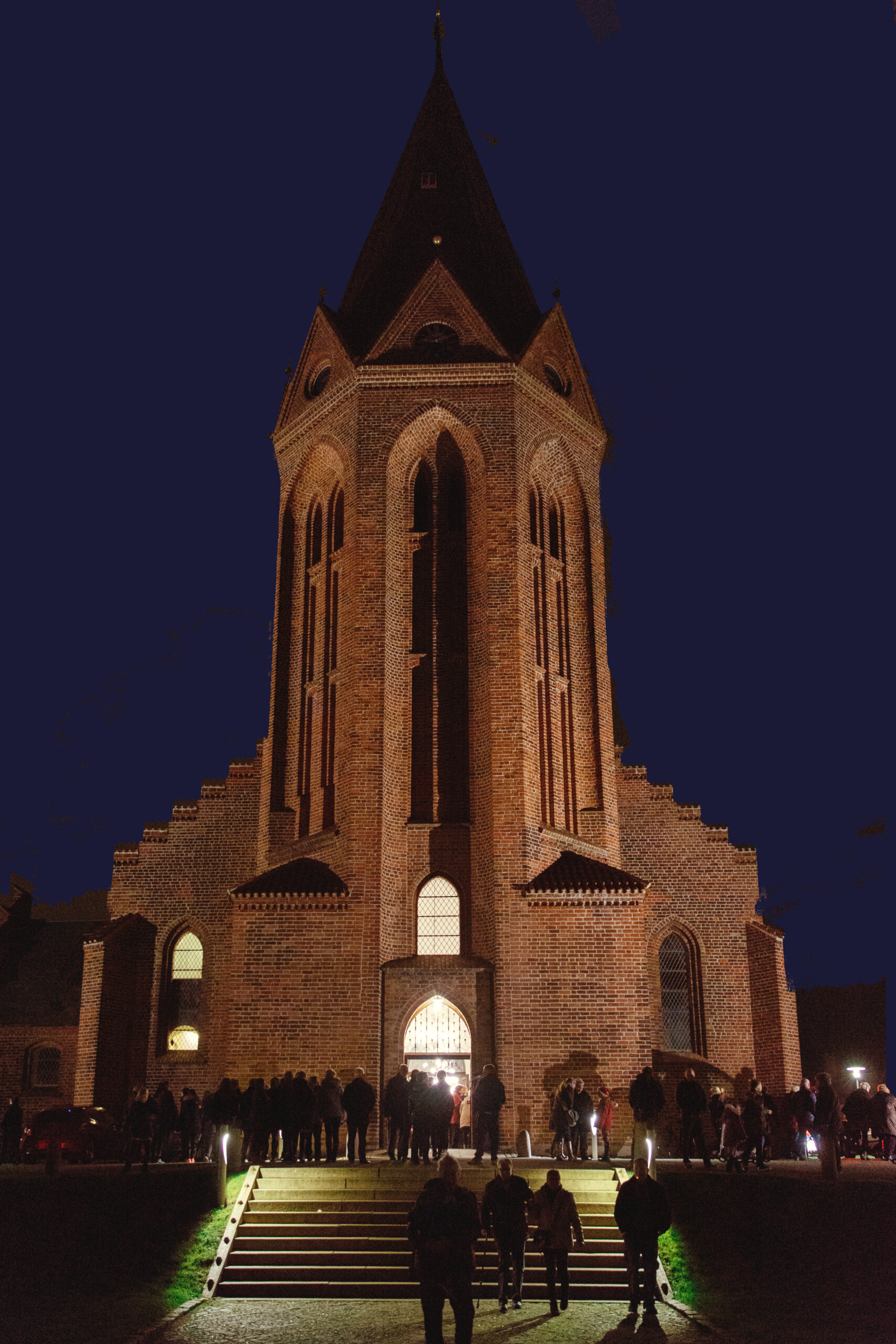 Vor Frue Kirke, Assens, indgang til julekoncert med Syngedrengene